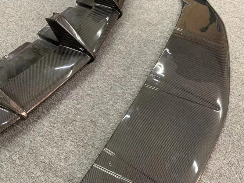 High Quality Fast Delivery Sale Price Dry Carbon Fiber TC Style the Upper and Lower Front Lips Body Kits for URUS